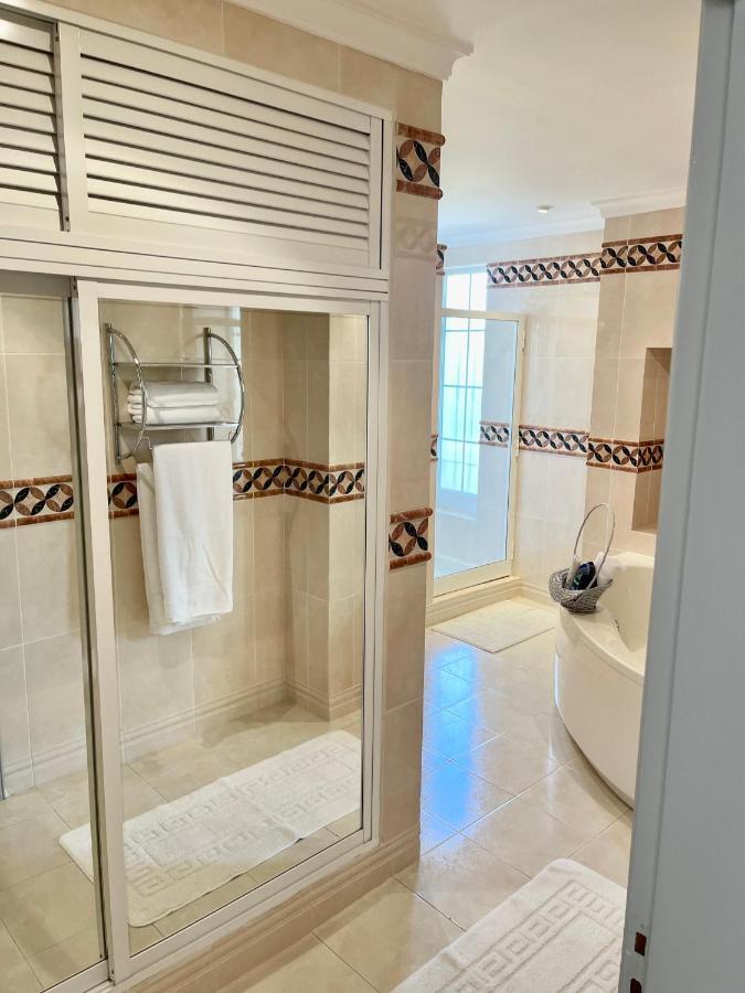 Magellan House Villa *